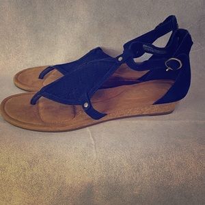 Women Uggs Sandals Size 10. Navy Blue.